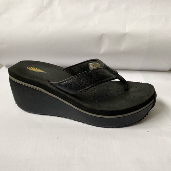Volatile Platform Wedge Thong Sandals, size 7 - Picture 9 of 10
